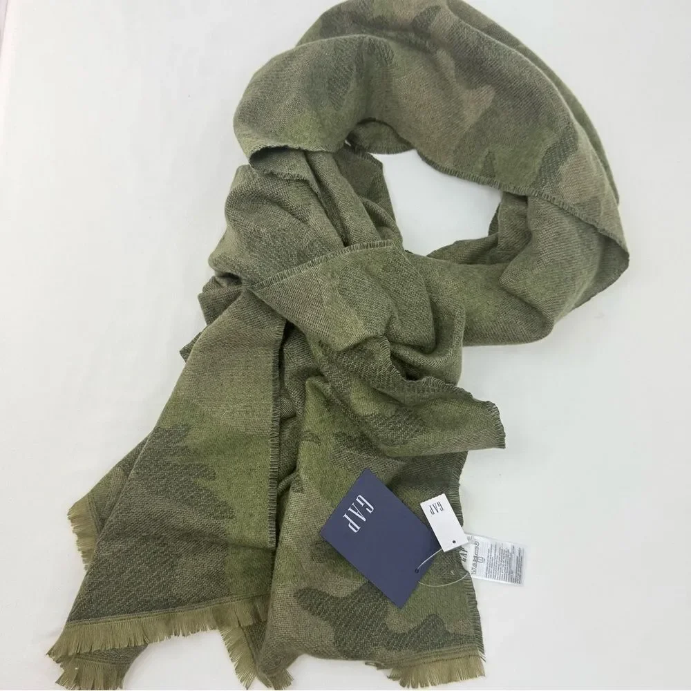 GAP Olive Green Camo Print Soft Blanket Scarf NEW